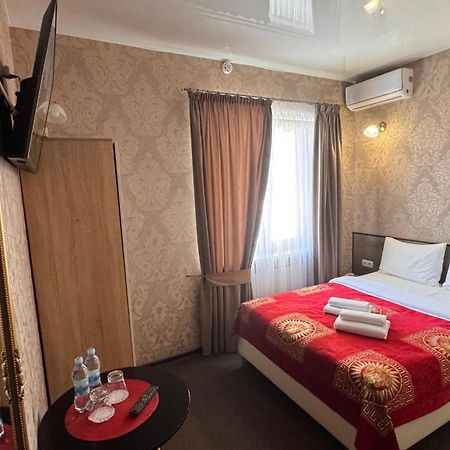 Шляпа Hotel Dnipro Exterior photo